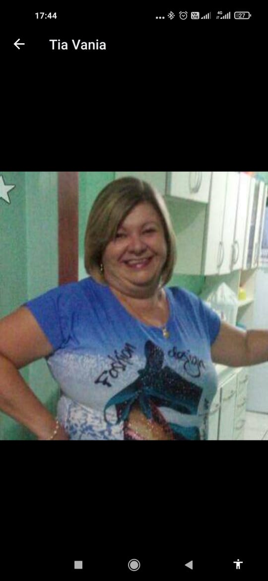 Vânia de Barros Alves