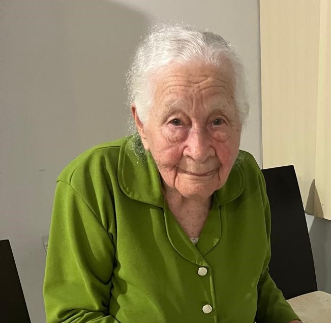 CECILIA CORREIA LINS