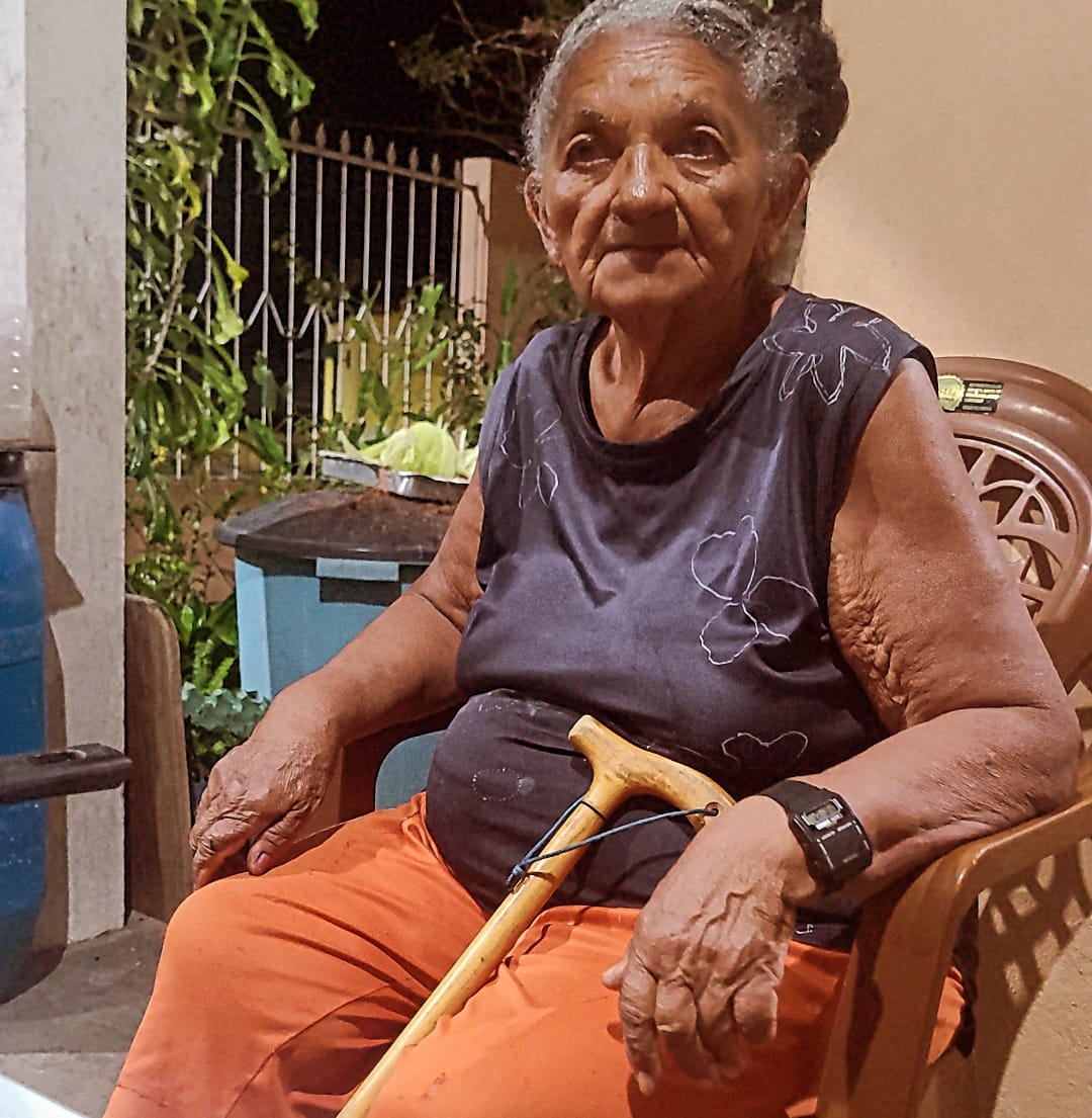 VERE LUCIA SOARES
